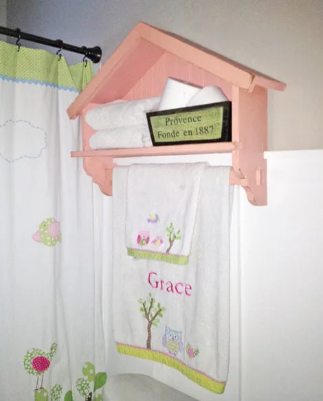 Birdhouse Bath Shelf with Towel Bar