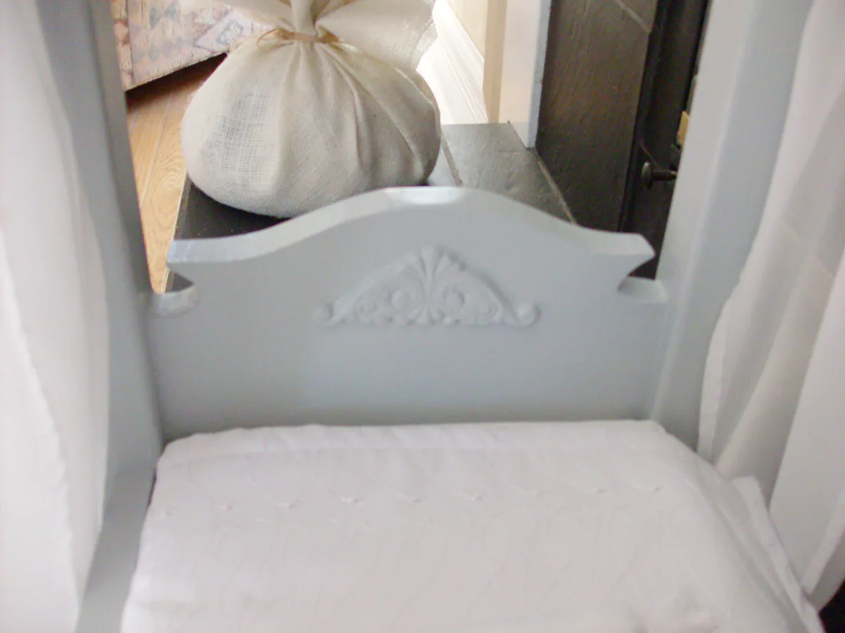 Canopy Doll Bed for American Girls 18" Dolls, step 7