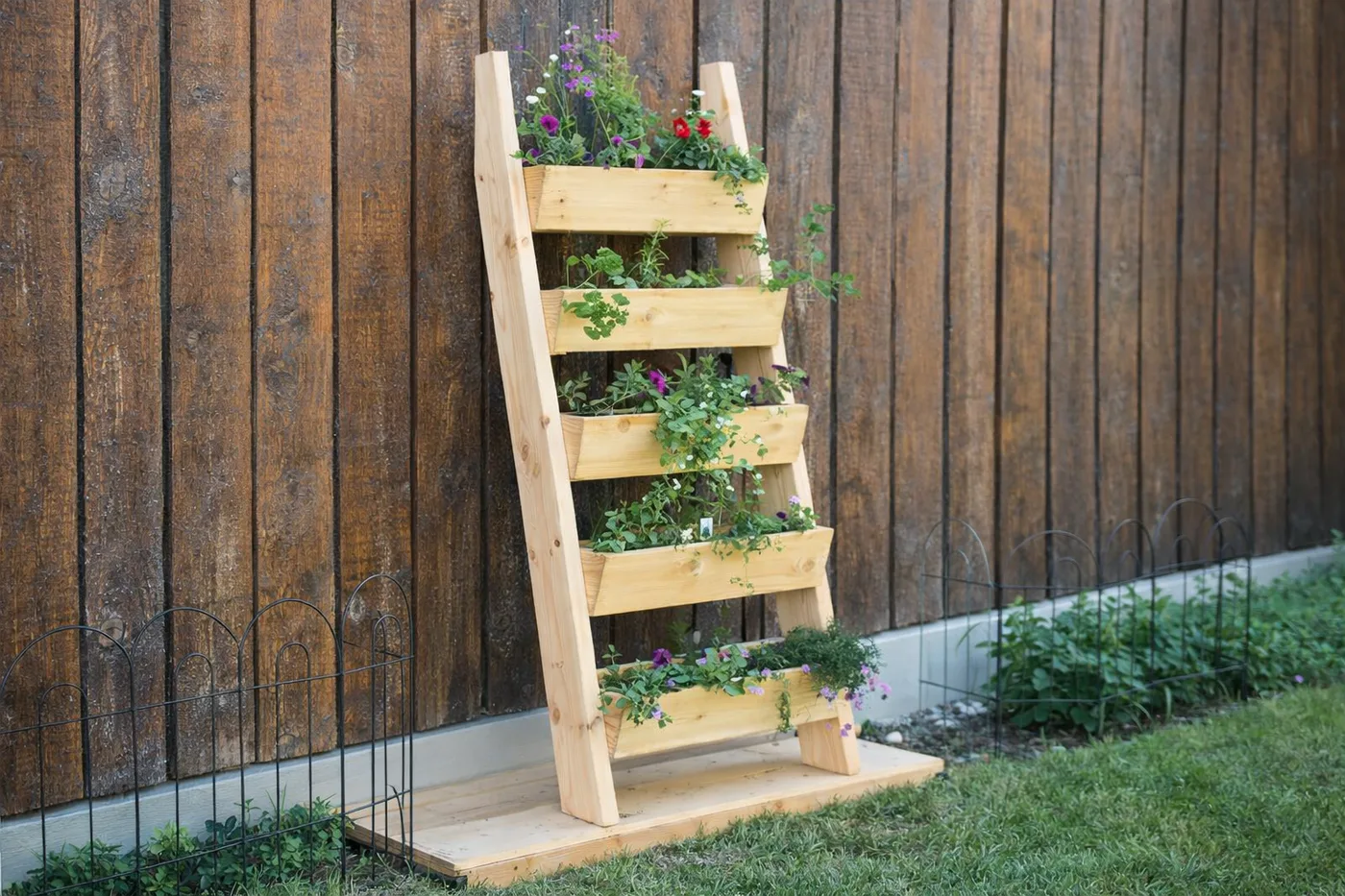 Cedar Vertical Tiered Ladder Garden Planter