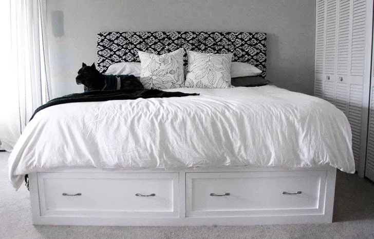 Classic Storage Bed (King)