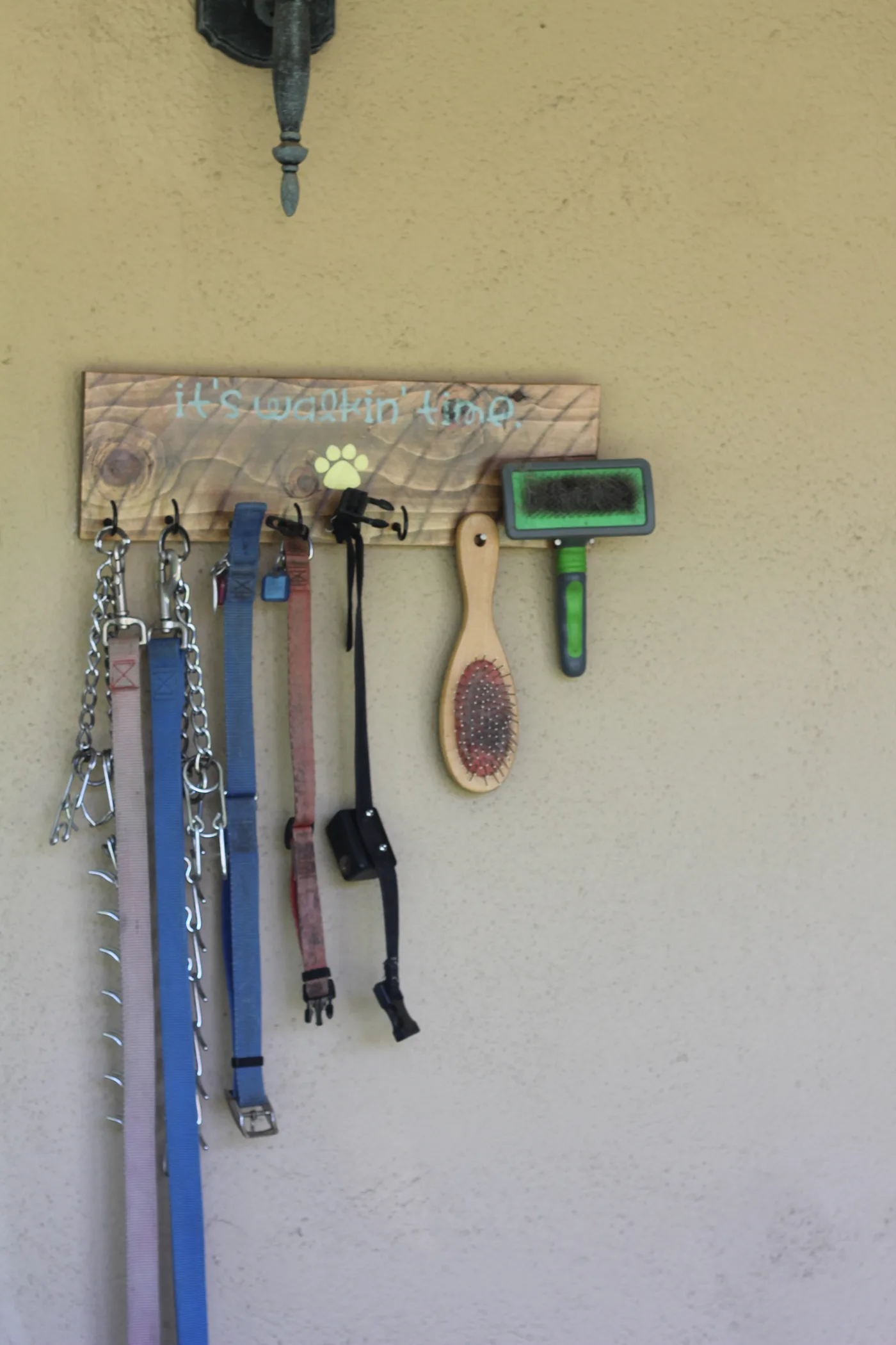 Dog Leash hanger, step 8
