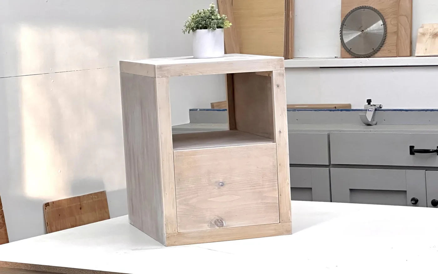 Minimalist Modern Nightstand (Narrow)