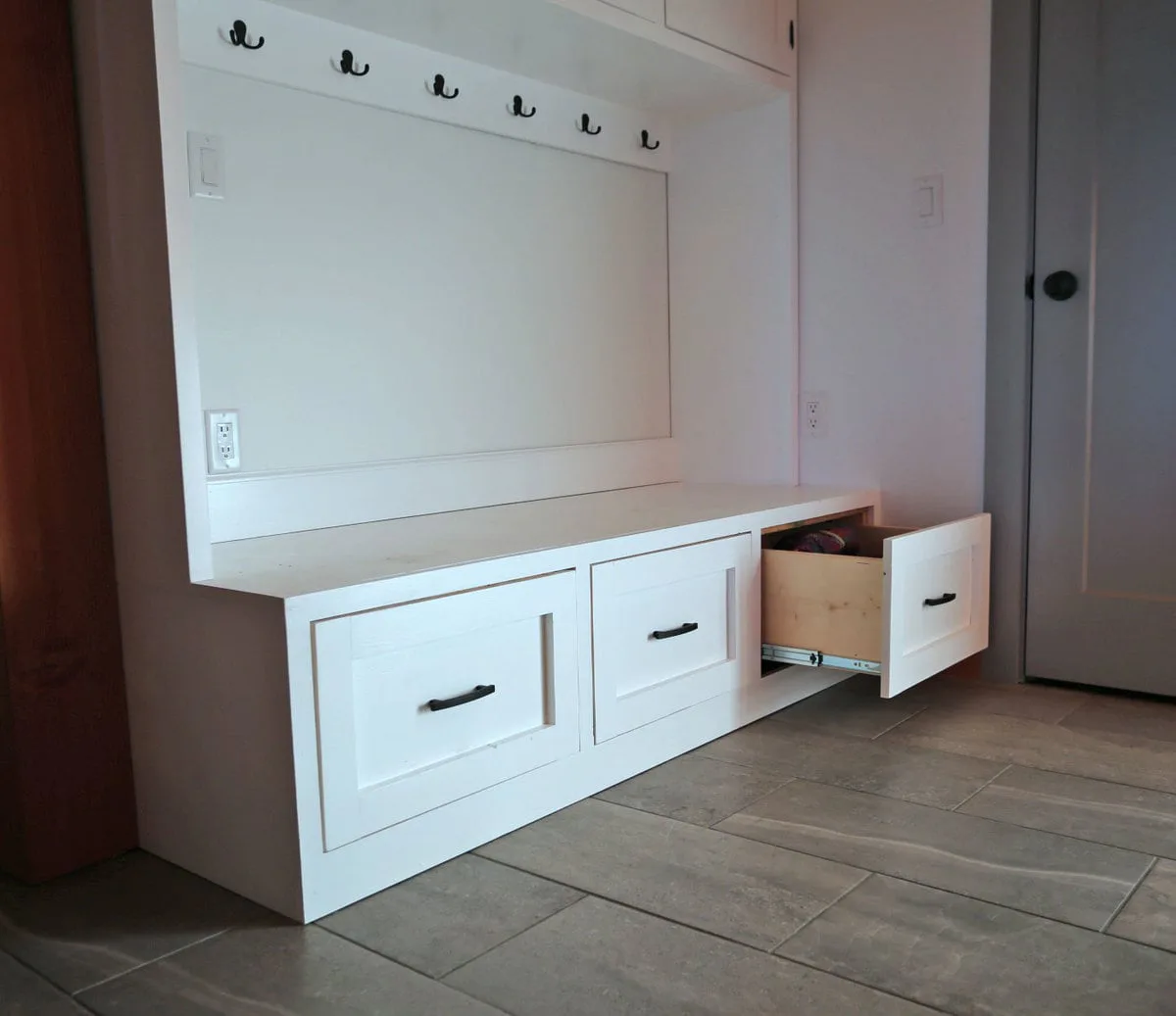 Mudroom Bench with Easy Drawers