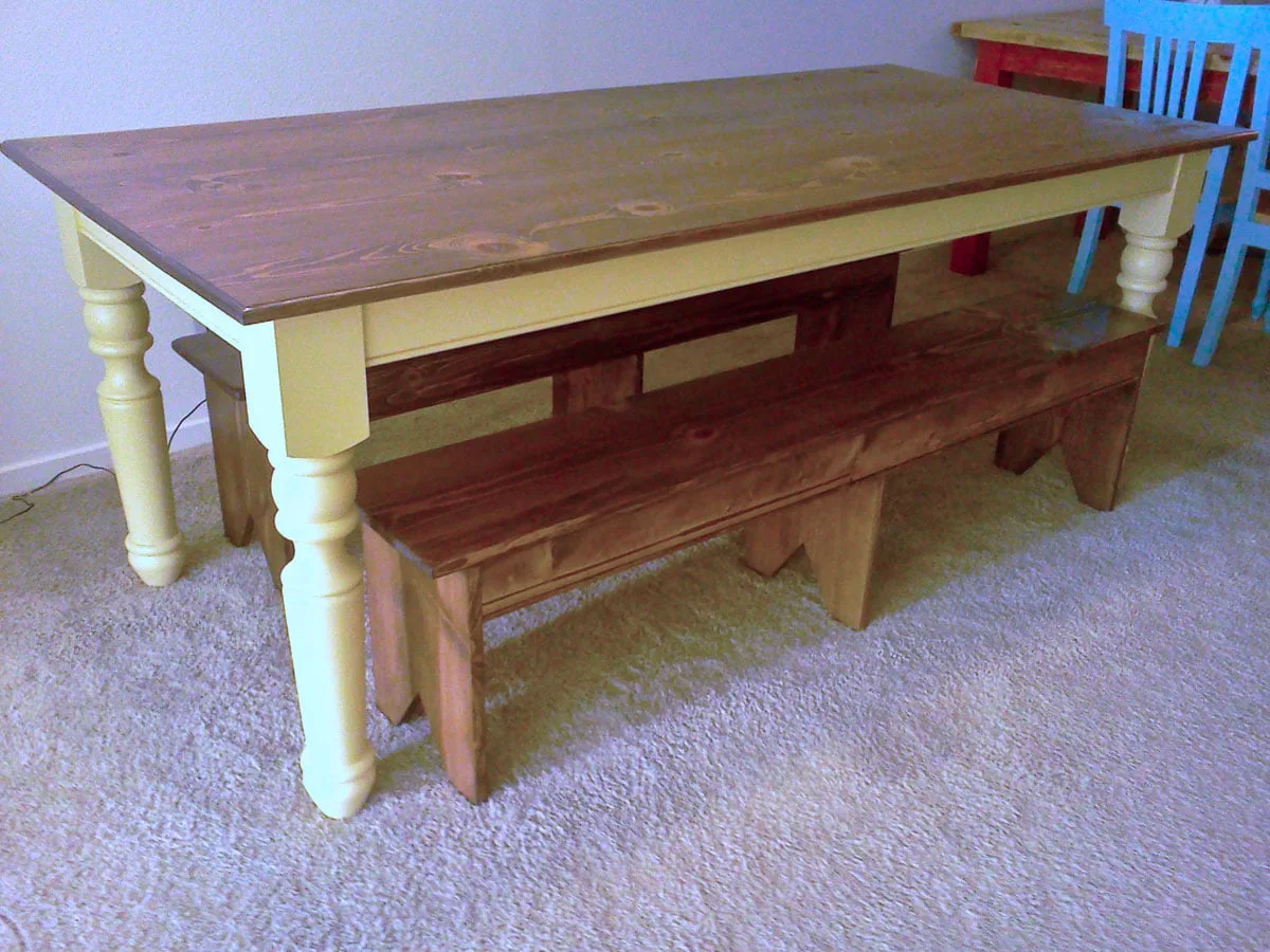 Turned Leg Farmhouse Table