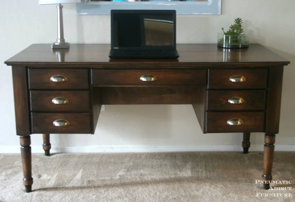 Turned Leg Traditional Desk